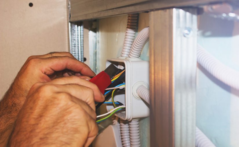 Elektryka w Domu: Innowacyjne Rozwiązania Zapewniające Bezpieczeństwo, Efektywność Energetyczną i Convenience w Codziennym Życiu Lokatorów Współczesnych Domów.